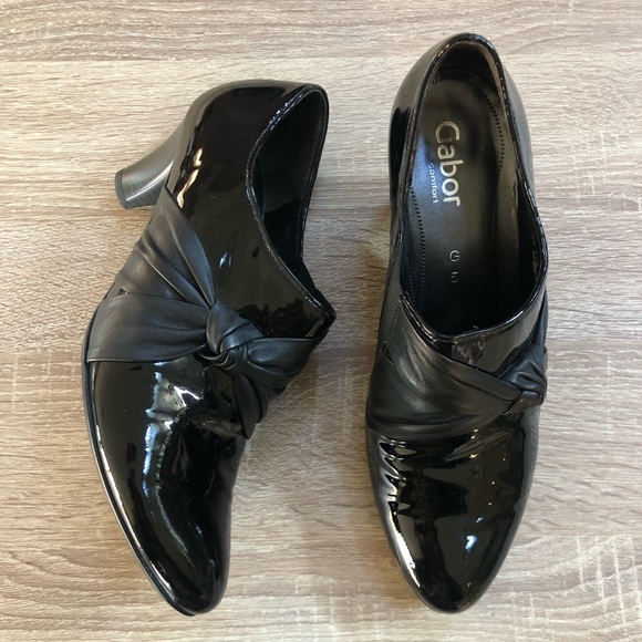 Black Patent Leather Gabor Heels - Picture 3 of 5